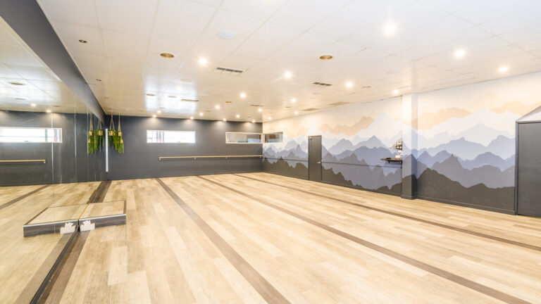 the-yoga-garage-gallery-02-768x432